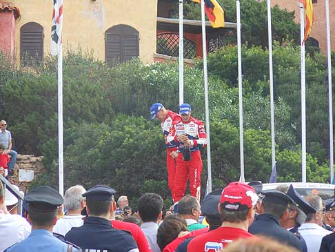 Rally WRC - Mikko Hirvonen su Citroen DS3 WRC che ritira il primo premio al Rally WRC 2012 tappa di Sardegna. Foto by Automania